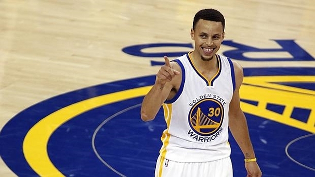Stephen Curry y su esposa Ayesa anunciaron el nacimiento de su hijo Canon
