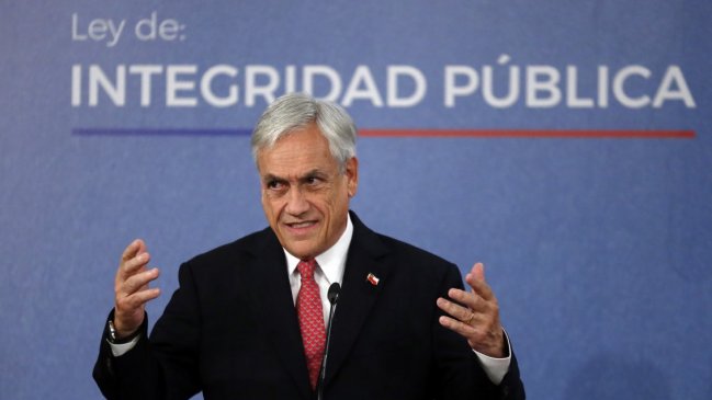 Antinepotismo: Proyecto apunta a contratación de parientes, 