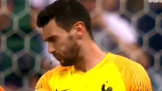 Hugo Lloris estuvo a punto de tragarse una libélula mientras defendía el arco de Francia
