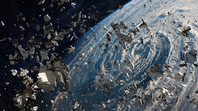 La basura espacial equivale a toda la estructura de la Torre Eiffel