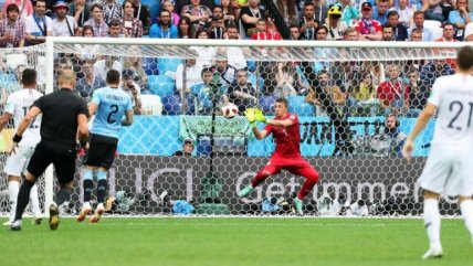   Griezmann anotó para Francia ante Uruguay con potente disparo que no pudo contener Muslera 