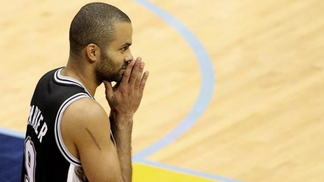 Tony Parker dejó San Antonio Spurs tras 17 temporadas y firmó por Charlotte Hornets