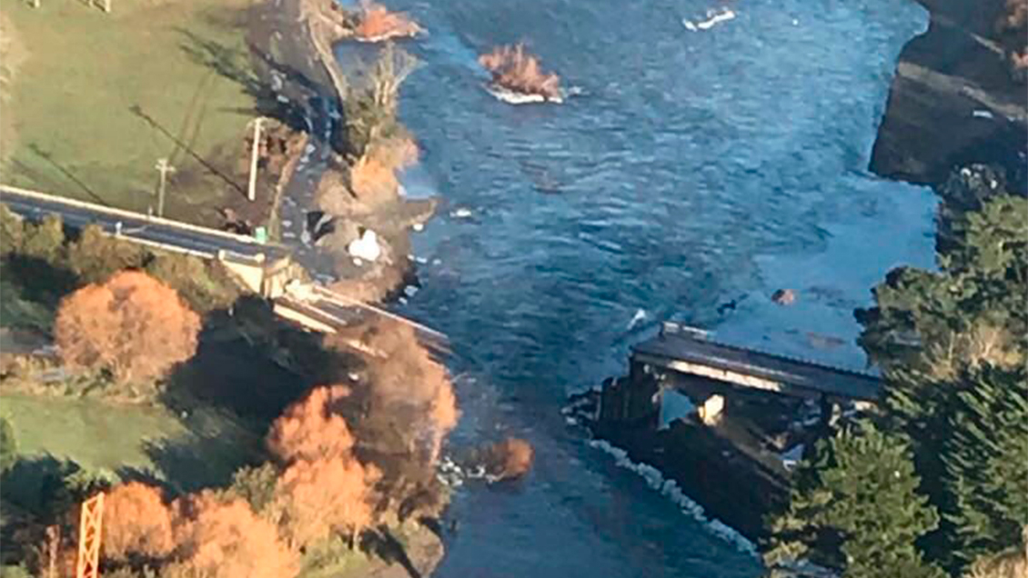 Osorno: Intendente de Los Lagos se querelló por caída del puente Cancura