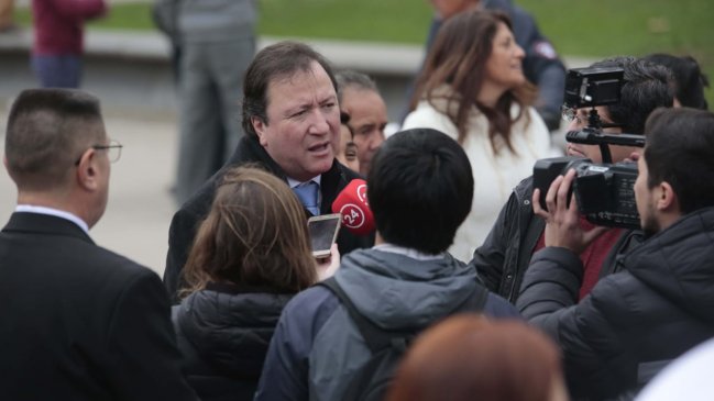 Talca: Alcalde pide al Gobierno mejorar condiciones contractuales de funcionarios a honorarios