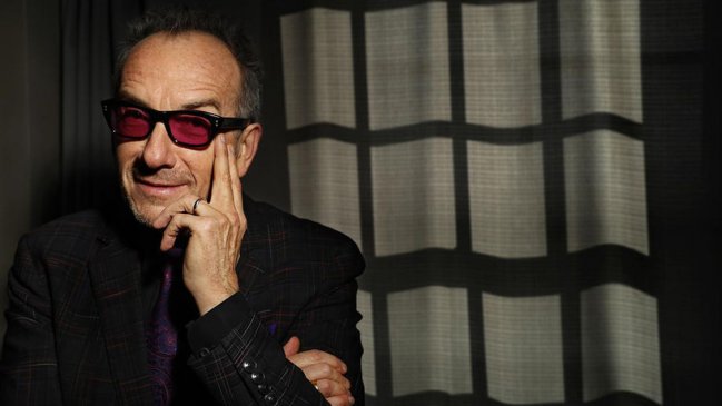 Elvis Costello suspendió su gira debido a un agresivo cáncer