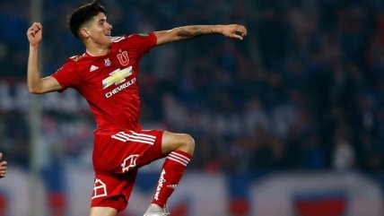   Angelo Araos puso en ventaja a la U ante Cobreloa con un potente zapatazo de distancia 