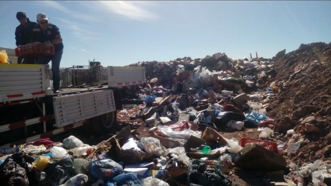 Decomisan 470 kilos de platos preparados y carnes en mal estado en feria de Calama