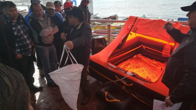 Pescadores artesanales de Choapa reciben kit de salvataje para posibles naufragios