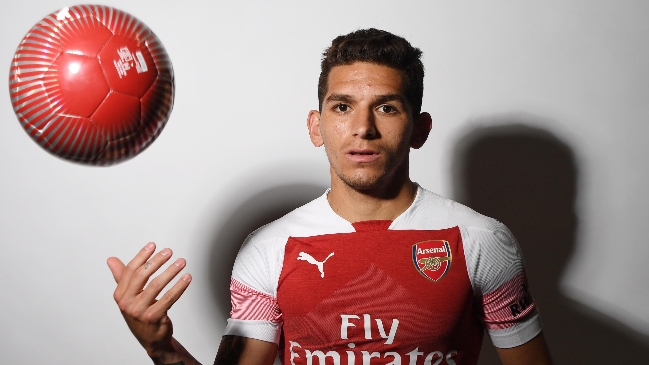 Arsenal oficializó el fichaje del uruguayo Lucas Torreira