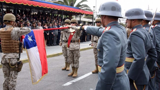 Jóvenes soldados dieron vida al tradicional Juramento a la Bandera en Arica