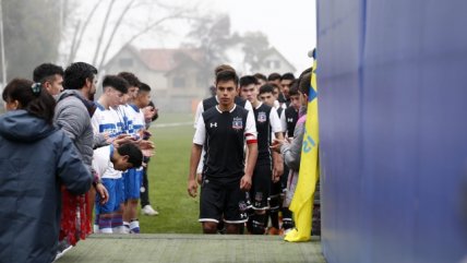   ¡Para mirar y aprender! Jugadores de la UC le hicieron pasillo de honor a Colo Colo en la final sub 16 