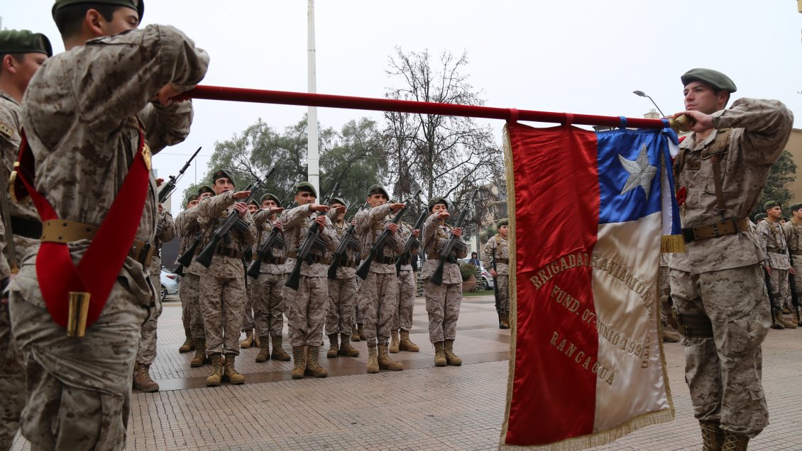 O'Higgins: Soldados realizaron tradicional saludo a la bandera