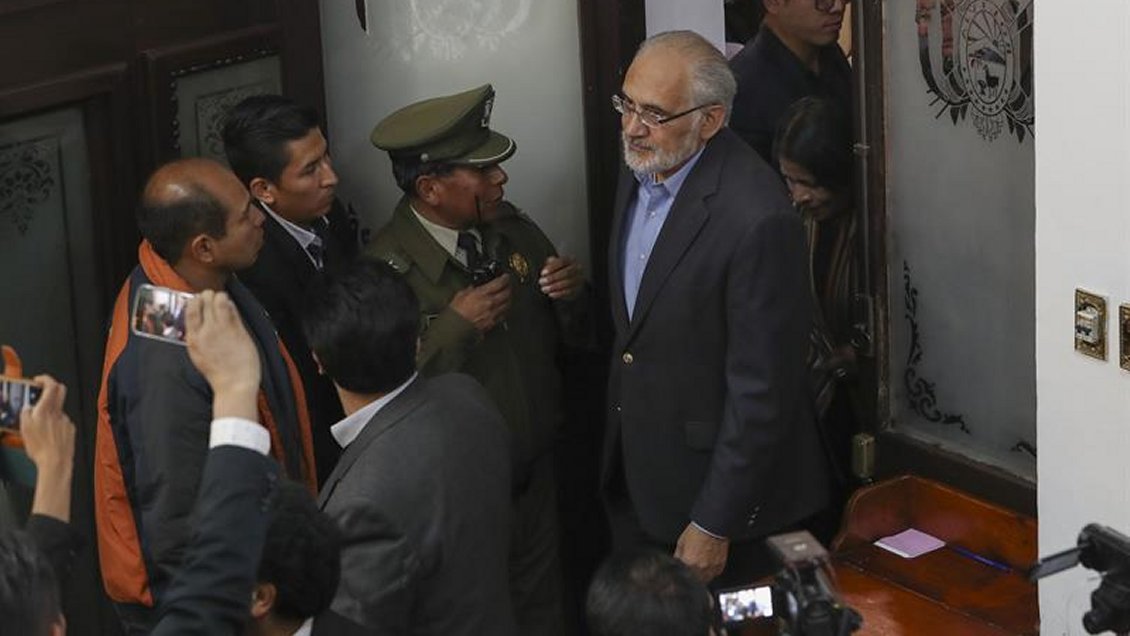 Carlos Mesa denuncia intención de eliminarlo 