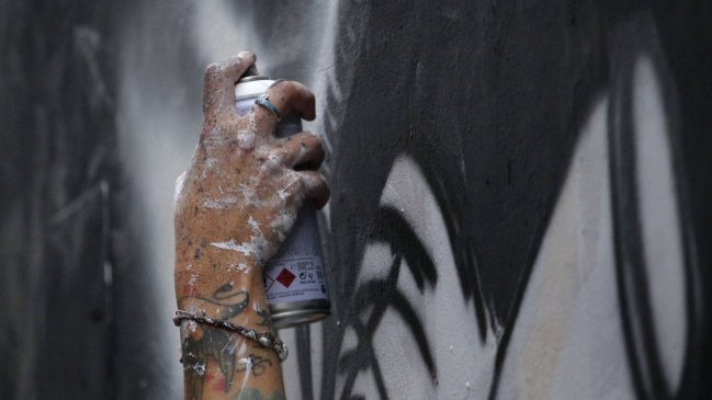 Villa Alemana: Pelea de grafiteros terminó con un muerto y dos heridos graves