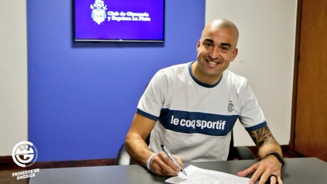 Santiago Silva firmó un acuerdo de un año con Gimnasia y Esgrima La Plata