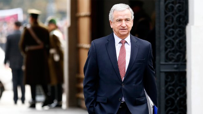 Contraloría descartó irregularidades en el viaje del ministro Larraín a la Universidad de Harvard