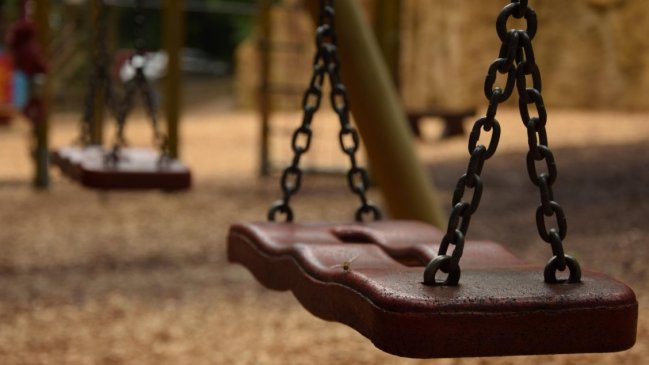 Concepción: Municipio tendrá que indemnizar a mujer que perdió parte de su dedo en una plaza