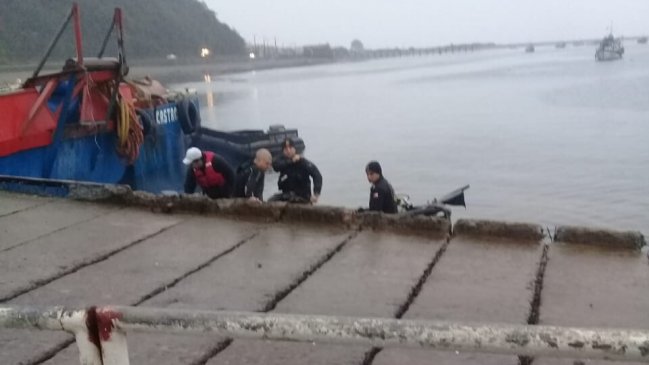 Chiloé: Dos personas fallecen en hundimiento de barcaza