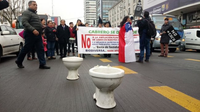 Alcalde de Cabrero encabezó protesta contra ampliación de planta de lodos orgánicos