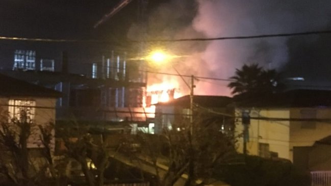 Incendio afectó supermercado de Ñuñoa