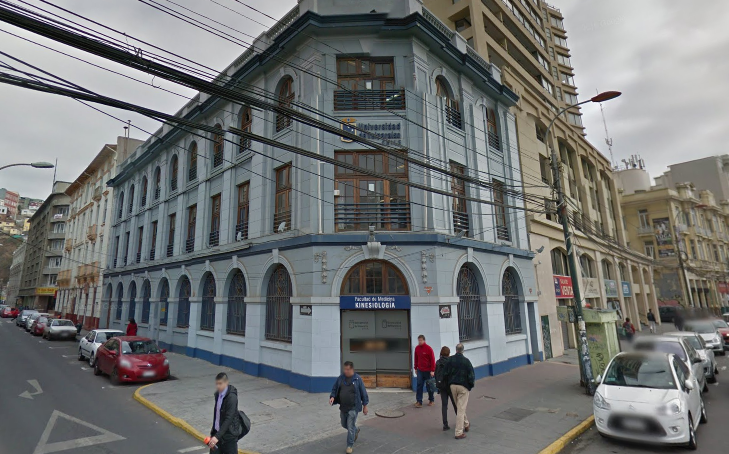 Universidad de Valparaíso cedió edificio para ayudar a descongestionar al Hospital Van Buren