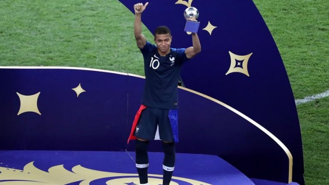 Pelé: Si Mbappé sigue igualando mis récords tendré que sacar el polvo a mis botines