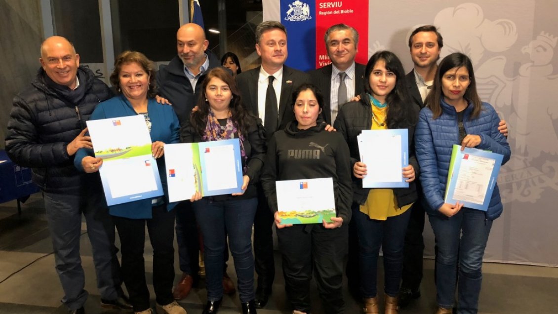 Familias de la Región del Biobío recibieron el subsidio Clase Media