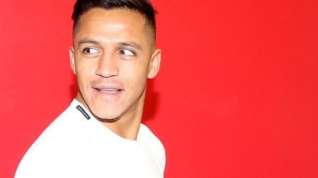 Alexis Sánchez mostró su nuevo look