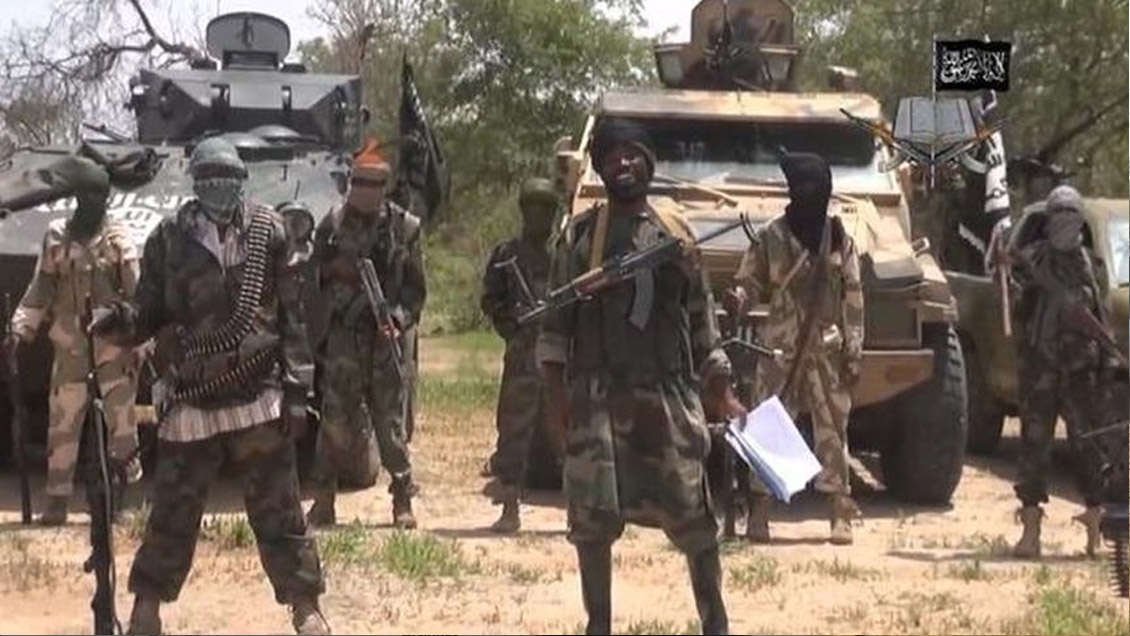 Detienen a dos militares por video de ejecución de mujeres y niños en Camerún