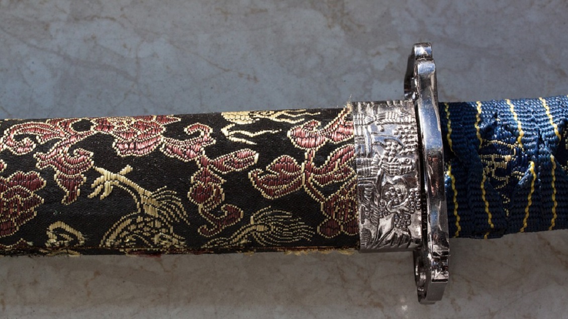 Hombre murió luego de apuñalarse accidentalmente con una espada en la ingle