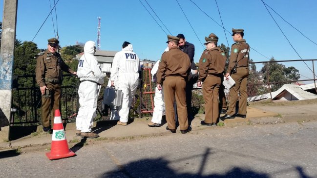 Investigan homicidio en Talcahuano: Víctima murió en el antejardín de su casa