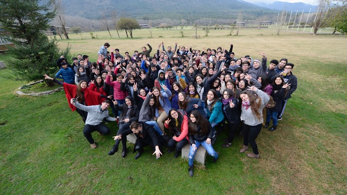 Hijos de trabajadores de la construcción recibieron becas por excelencia académica