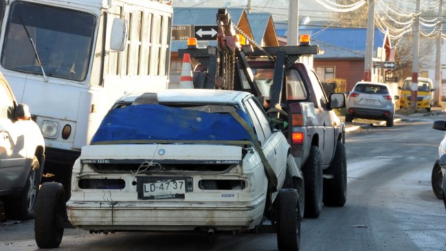 Punta Arenas: Mil vehículos abandonados serán retirados desde las calles