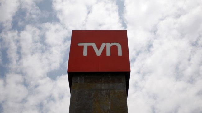 Anuncian demanda contra presidente del directorio de TVN por conflicto con Jaime de Aguirre
