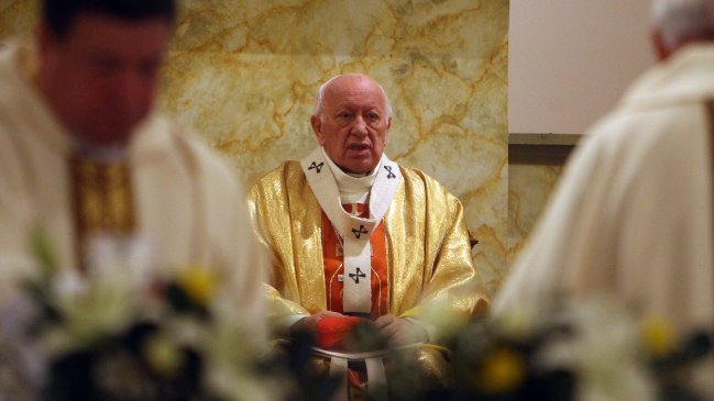 Experto no descartó que eventual reemplazante de Ezzati sea extranjero