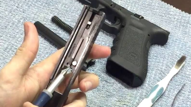 Hombre limpiaba su arma y se le escapó un tiro que mató a su hija