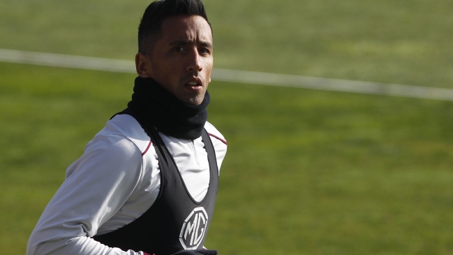 Llegó el pase de Lucas Barrios y podrá jugar con Colo Colo ante Unión La Calera