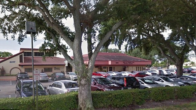 Bebé de un año murió en un auto luego de que su madre lo olvidara y se fue a trabajar