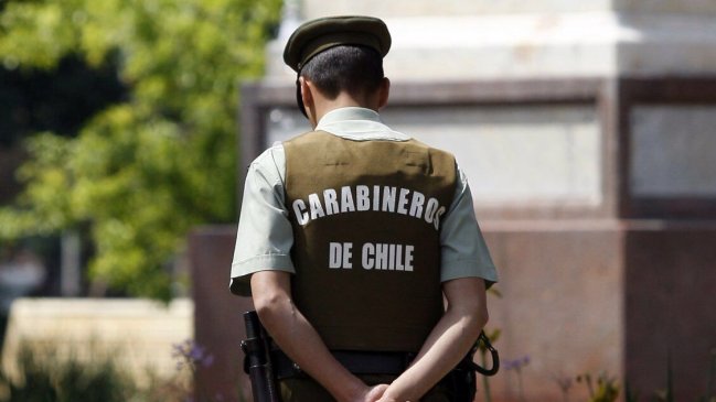 Prisión preventiva para mujer que agredió a carabinero con un cortaplumas