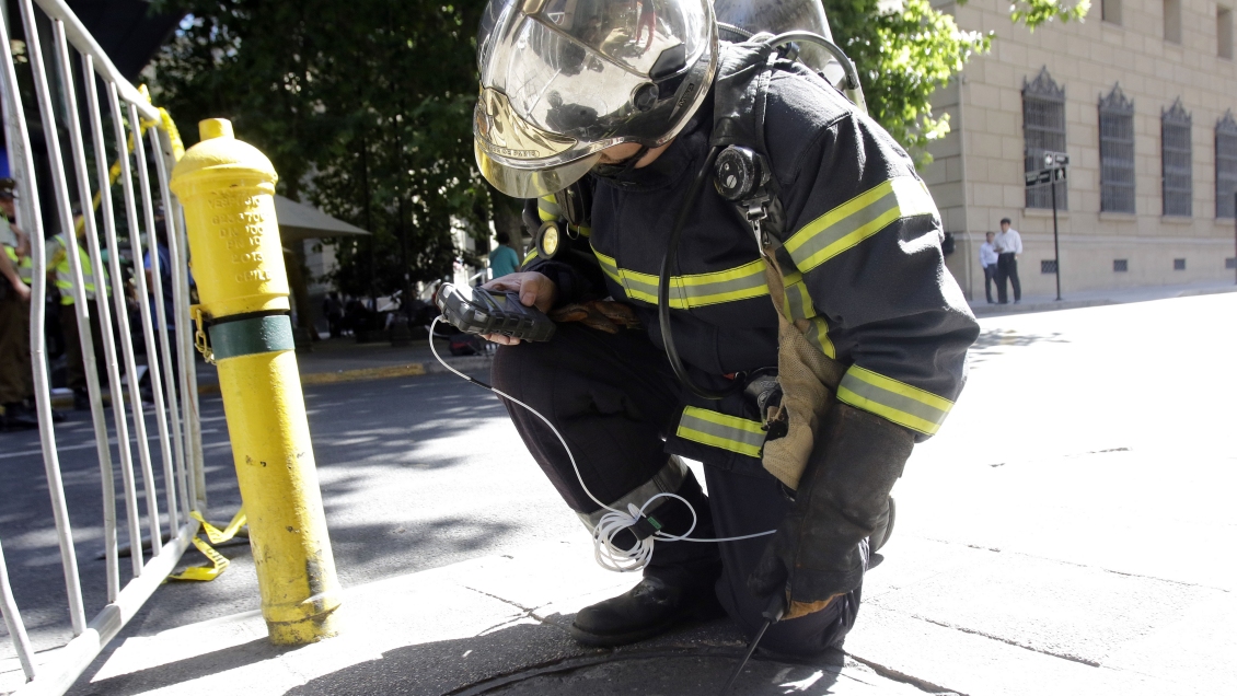 Fuga de gas deja dos personas fallecidas en edificio de Providencia