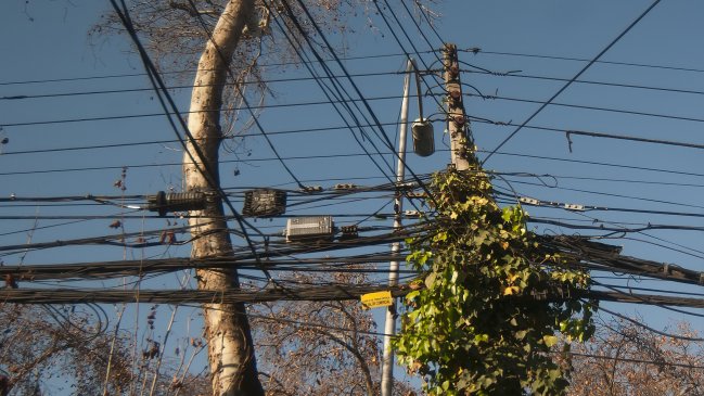 Limpiarán y removerán cables en desuso en postes de San Fernando