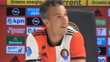   Niño a Robin Van Persie: ¿Te casarías con mi mamá? 