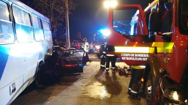 Una mujer falleció tras chocar un Transantiago con un vehículo en El Bosque