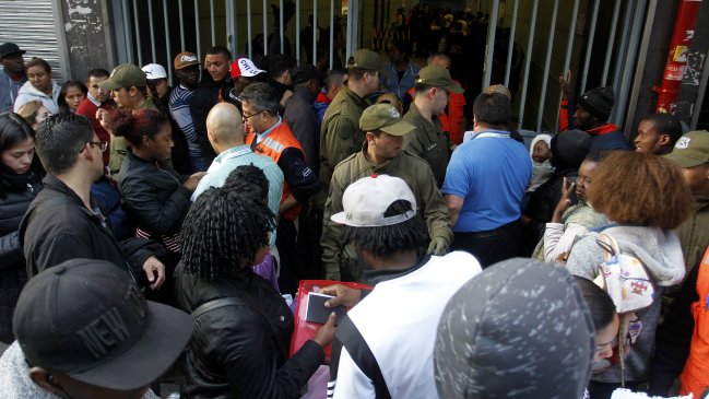 Chadwick defiende regular beneficios a inmigrantes: 