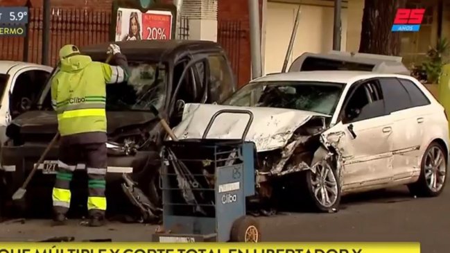 Conductor chocó a cuatro vehículos en cadena y al bajarse sólo dijo: 