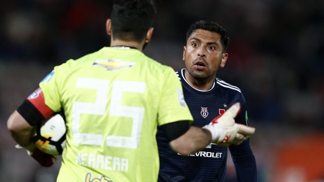 Johnny Herrera y Gonzalo Jara discutieron en pleno partido ante Huachipato