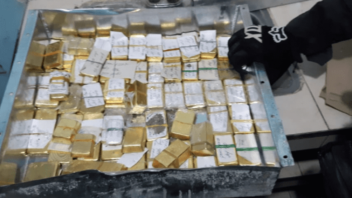 Colombia: Hallaron 54 kilos de oro en la cocina de una casa del Clan del Golfo