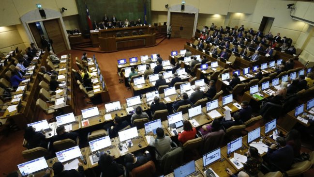 Parlamentarios acusan 