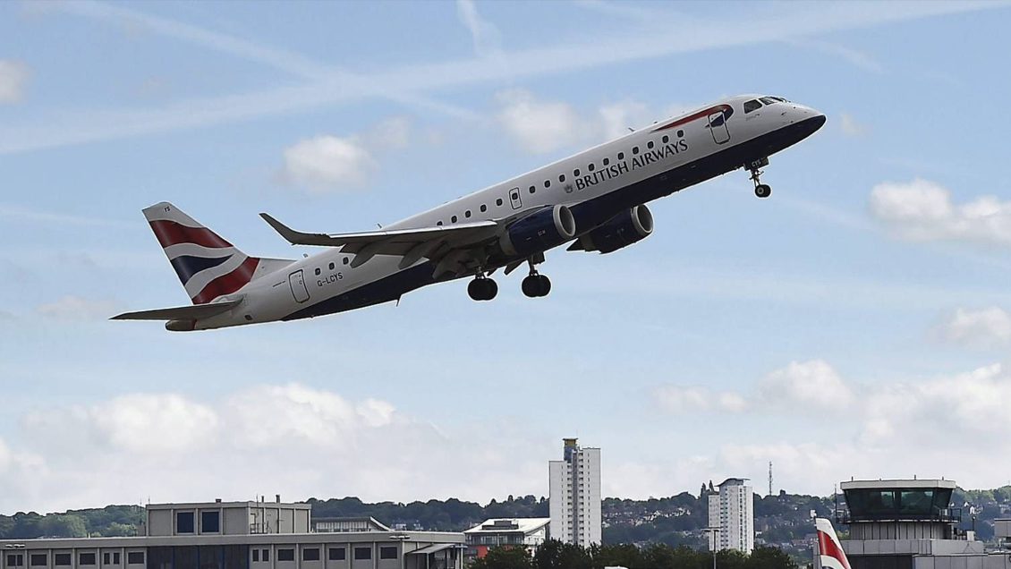 Jefe de British Airways fue suspendido acusado de prostituirse en las escalas de los vuelos