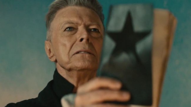  Descubren la primera maqueta de David Bowie en una panera  